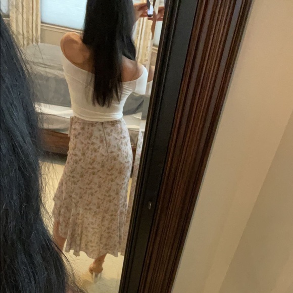 Alice + Olivia Freida Rouched High Midi Skirt - Picture 2 of 5